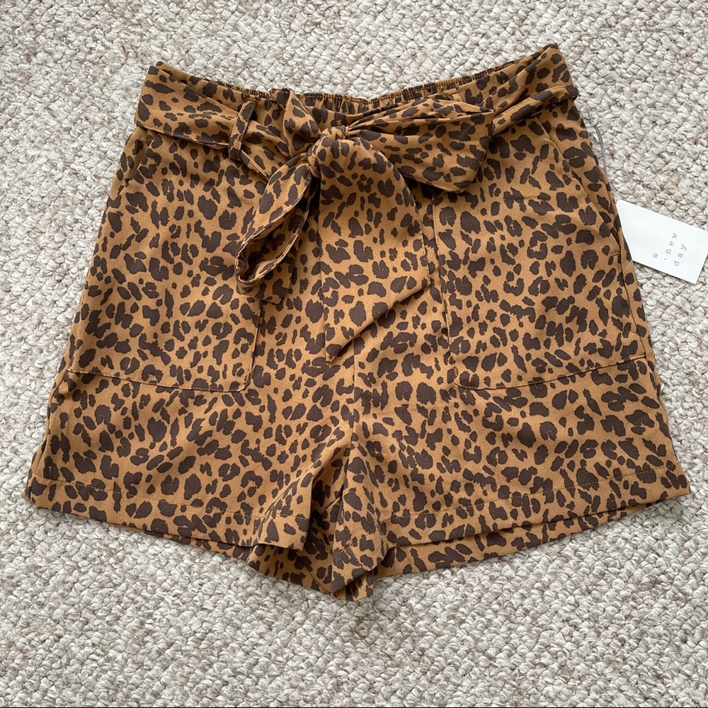 a new day Animal Print Shorts Size Medium NWT
